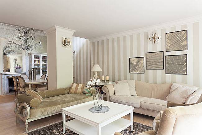 vintage-mansion-living-room